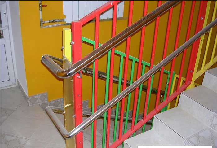 Ограждения лестниц в детском саду