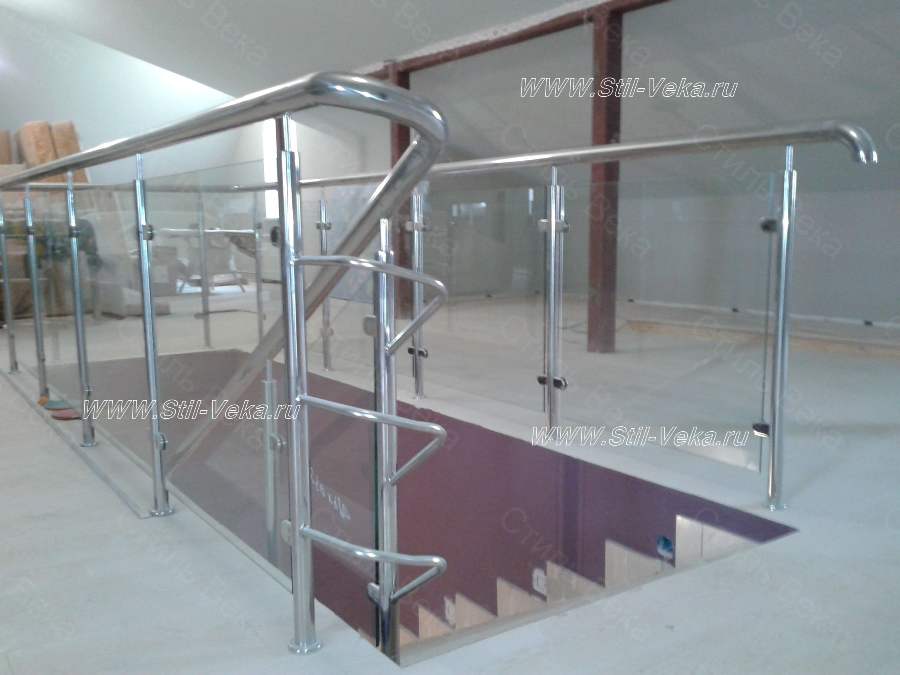 Ограждение со стеклом и ригелем из нержавеющей стали — изображение 3