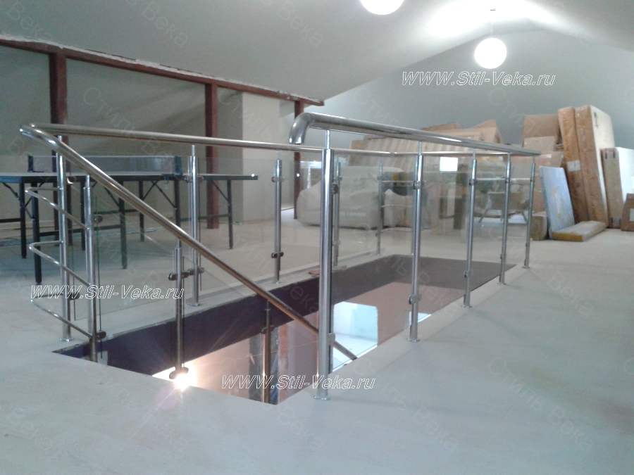 Ограждение со стеклом и ригелем из нержавеющей стали — изображение 4